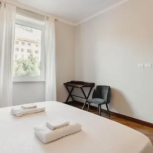 https://domus-mazzini-157.it-romehotels.com